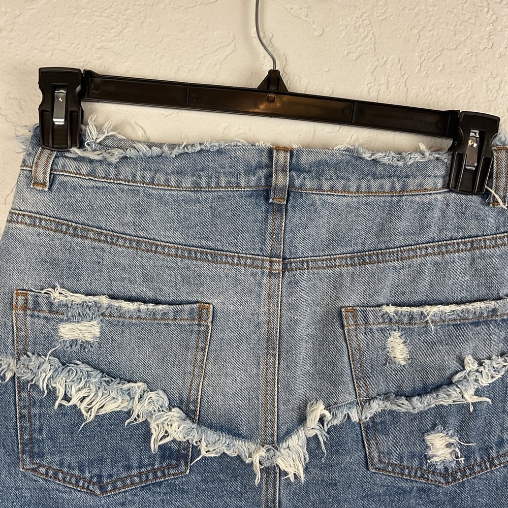 Signature8 Distressed Denim Jean Mini Skirt Button Fly Sz Medium - Picture 6 of 8